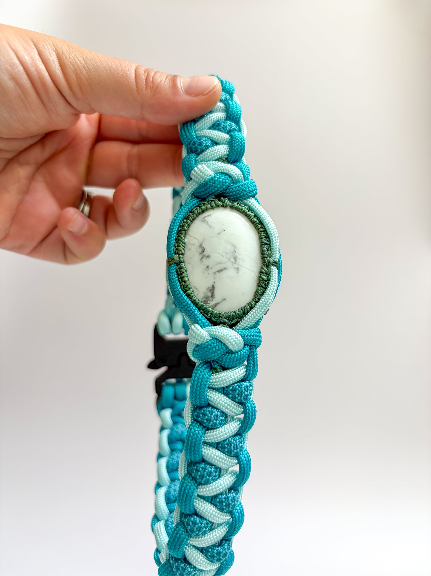 Drogon Howlite