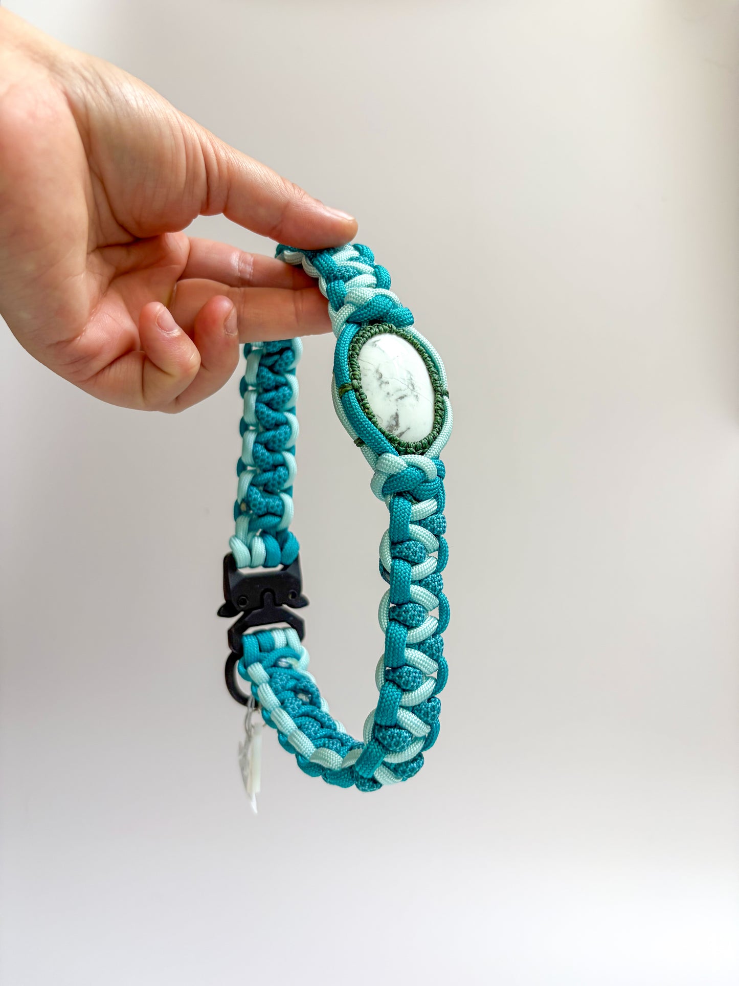Drogon Howlite